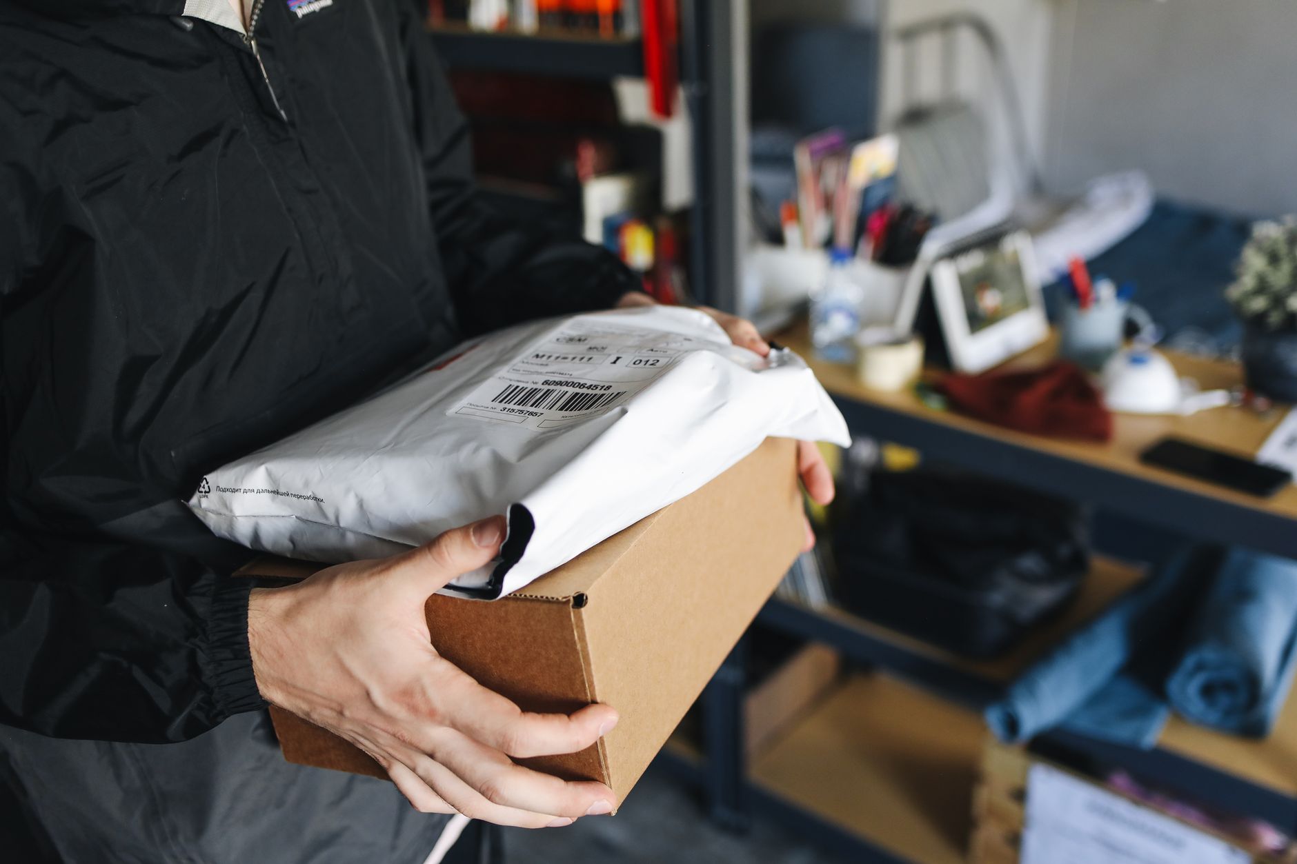 Cách khiếu nại bưu tá giao hàng Shopee Express