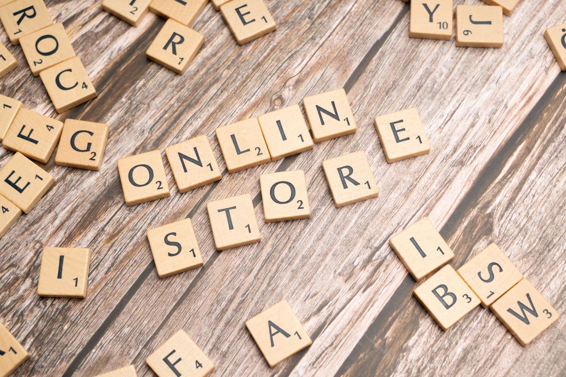 So sánh Tiki Trading và Shopee Mall: Nơi nào tốt hơn?