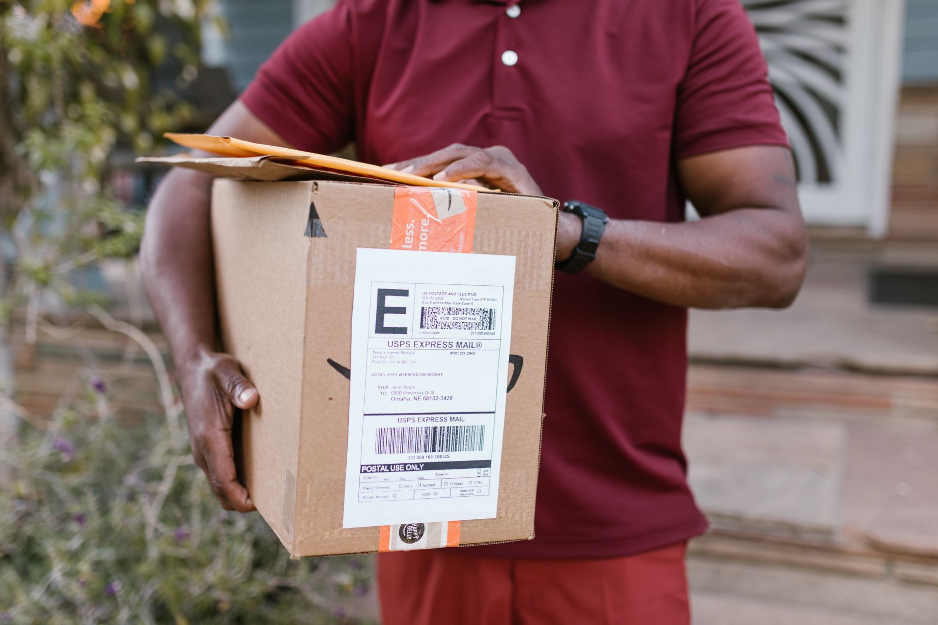 Cách tính phí ship Hỏa Tốc trên Shopee