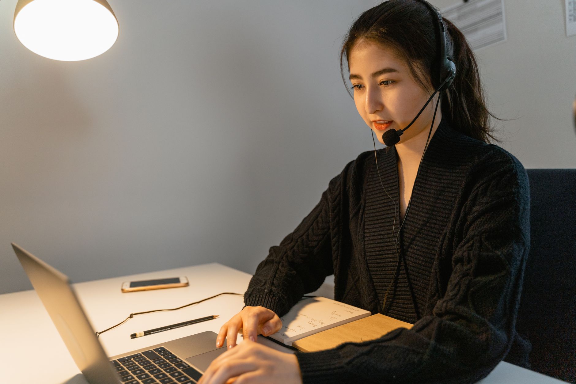 Cách gửi email khiếu nại lên cấp quản lý của Lazada