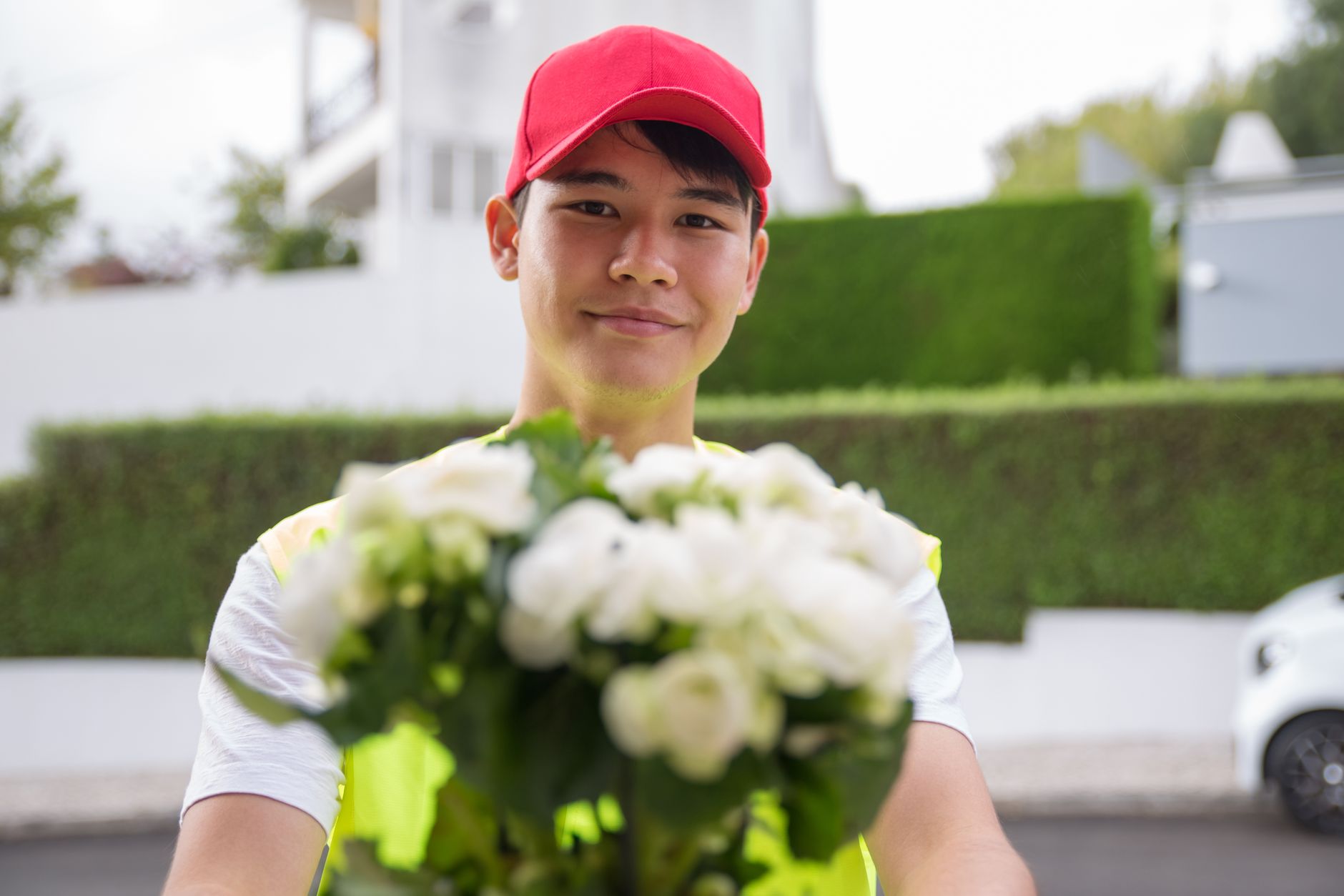 Hướng dẫn đặt hoa tươi giao tận nơi qua các app TMĐT