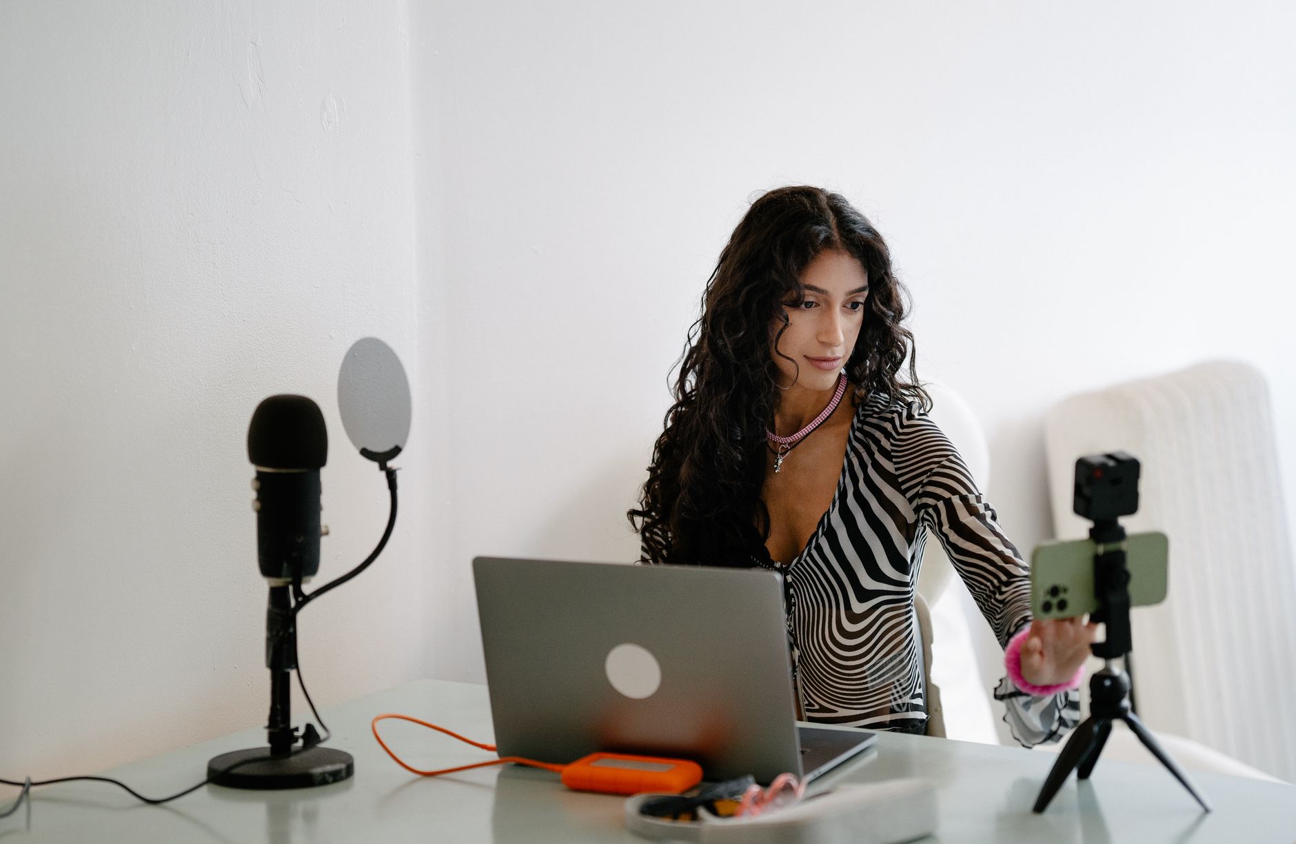 Cách mua đèn livestream giá rẻ cho người mới bắt đầu